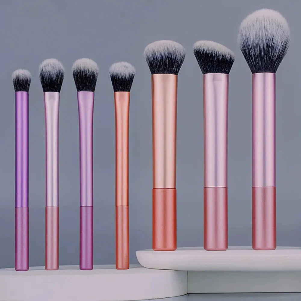 8pcs Soft Makeup Brush Kit – Foundation, Blush & Eyeshadow Set