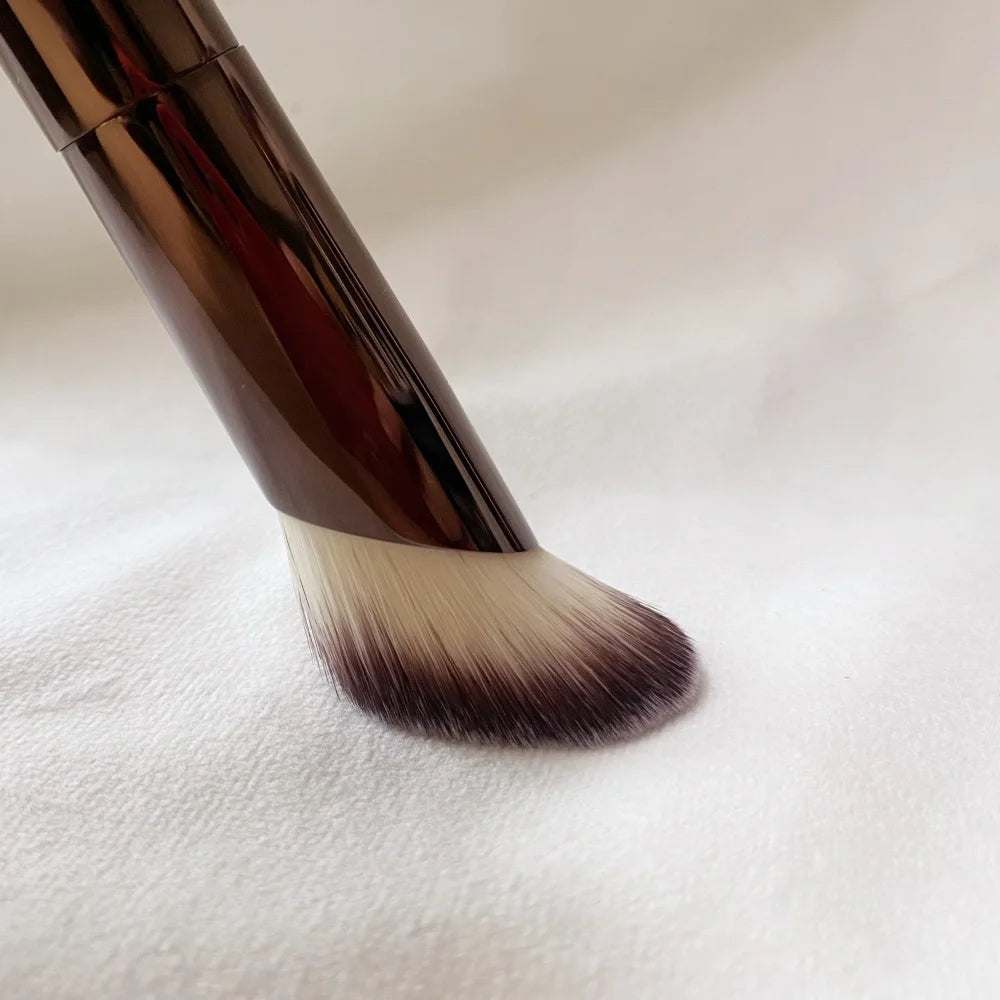 Hourglass Complexion Brush Set – 2pcs Soft Glow Foundation & Concealer Makeup Brushes
