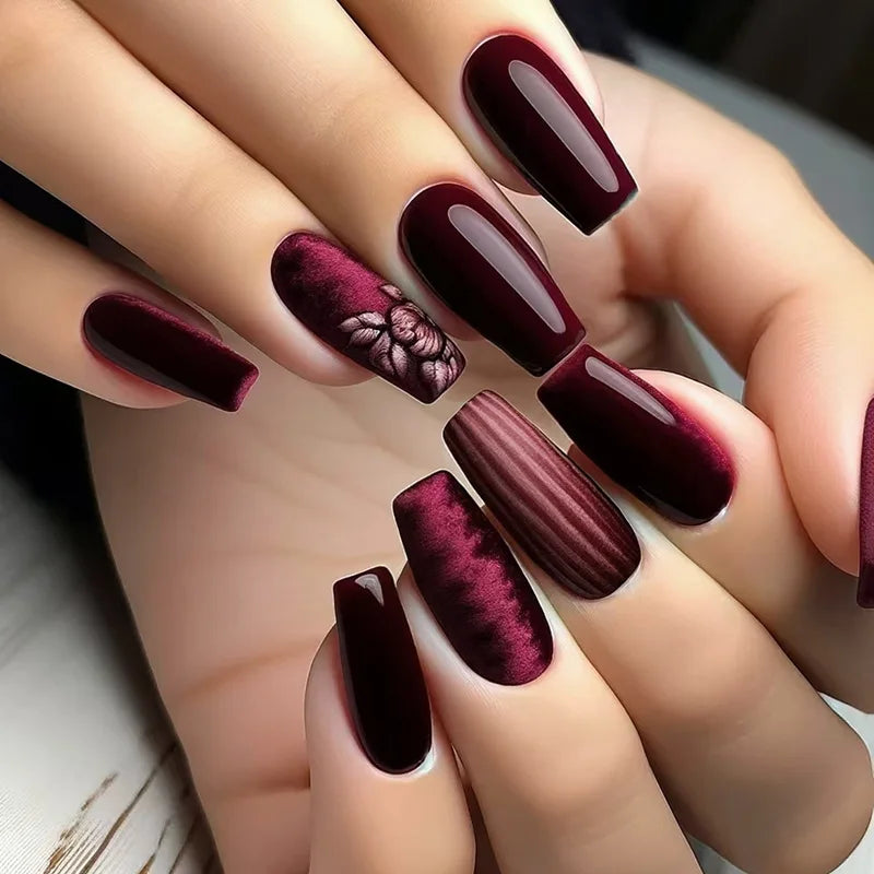 24pcs Simple French Press on Nails Tips Love Stripe Design Short Square False Nails Woman Acrylic Full Cover Nail Art Fake Nail