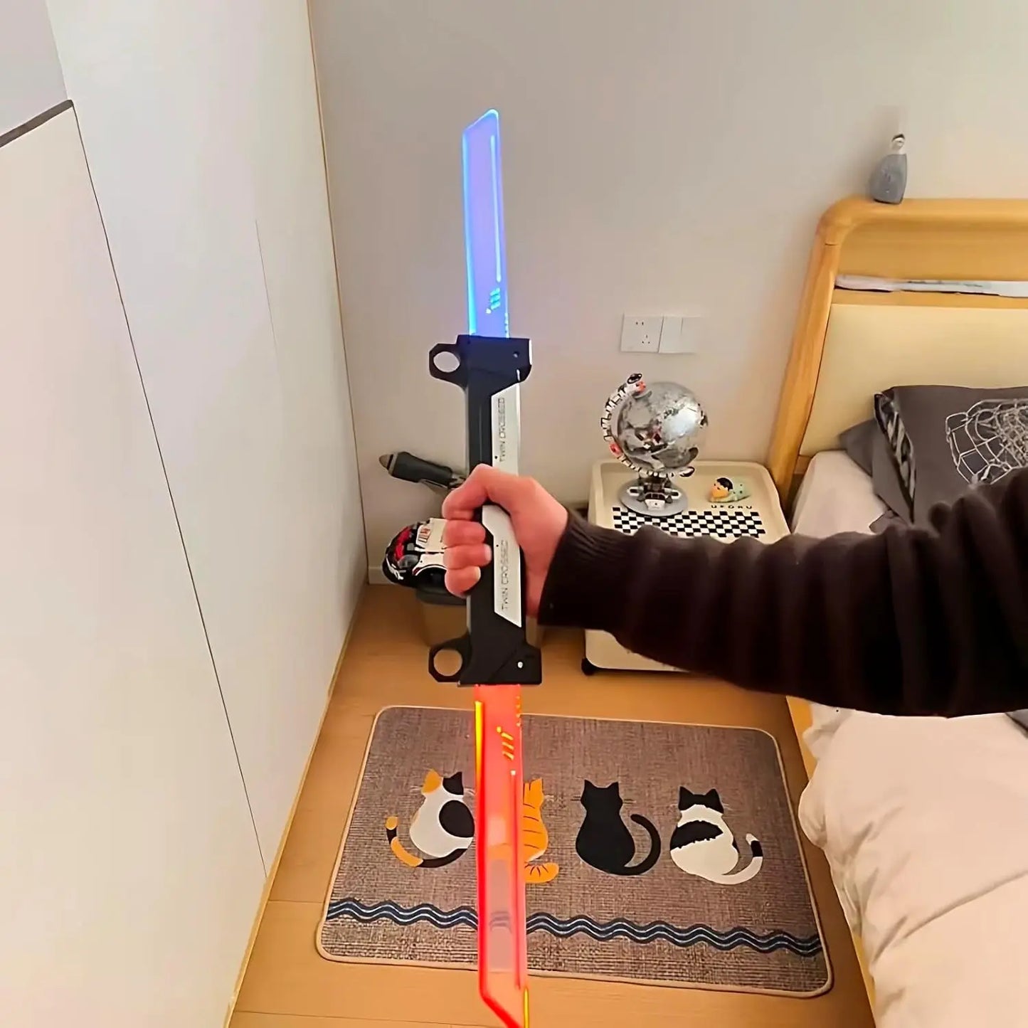 2-in-1 Connectable Lightsaber Toy - Extendable Double Sword Gift for Kids
