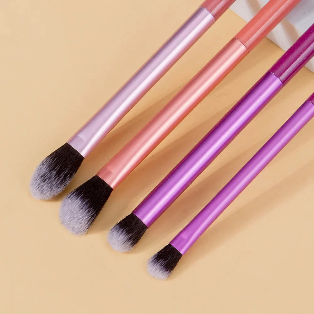 8pcs Soft Makeup Brush Kit – Foundation, Blush & Eyeshadow Set