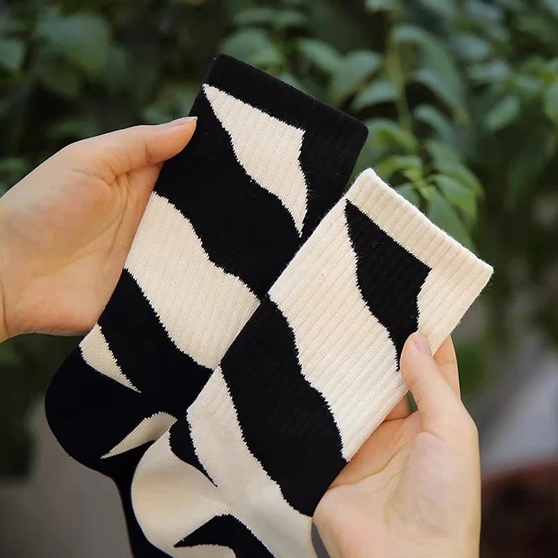 Striped Mid Tube Skateboard Socks Cotton Breathable Hip Hop Athletic Crew Socks
