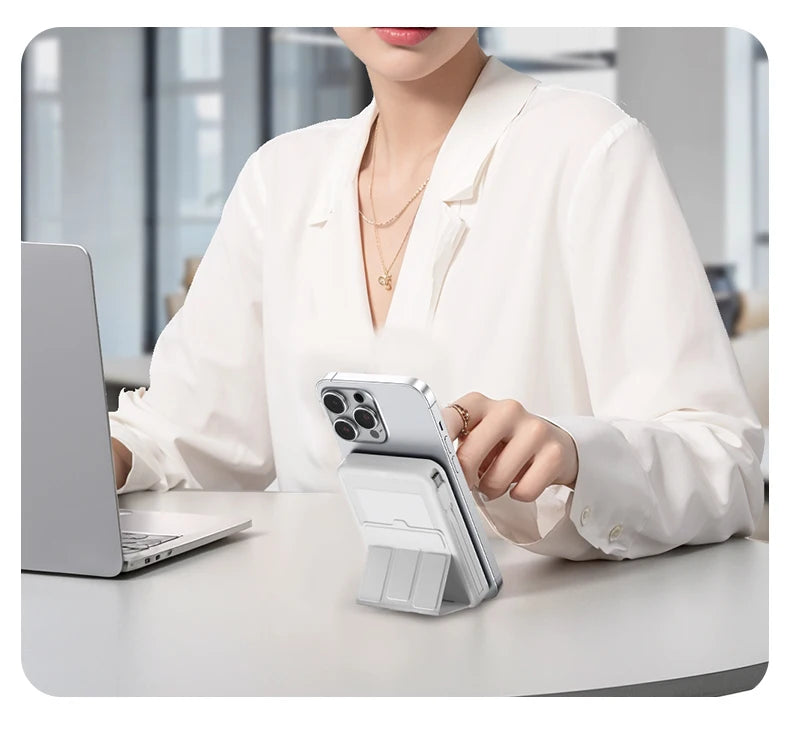 10000mAh Magnetic Wireless Power Bank with Built in Cables and Fast Charging Stand