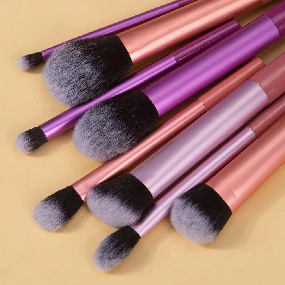 8pcs Soft Makeup Brush Kit – Foundation, Blush & Eyeshadow Set