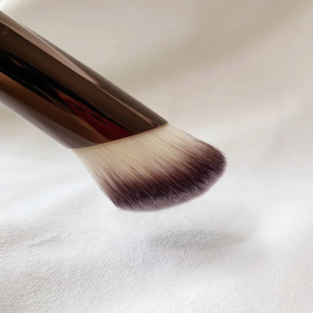 Hourglass Complexion Brush Set – 2pcs Soft Glow Foundation & Concealer Makeup Brushes