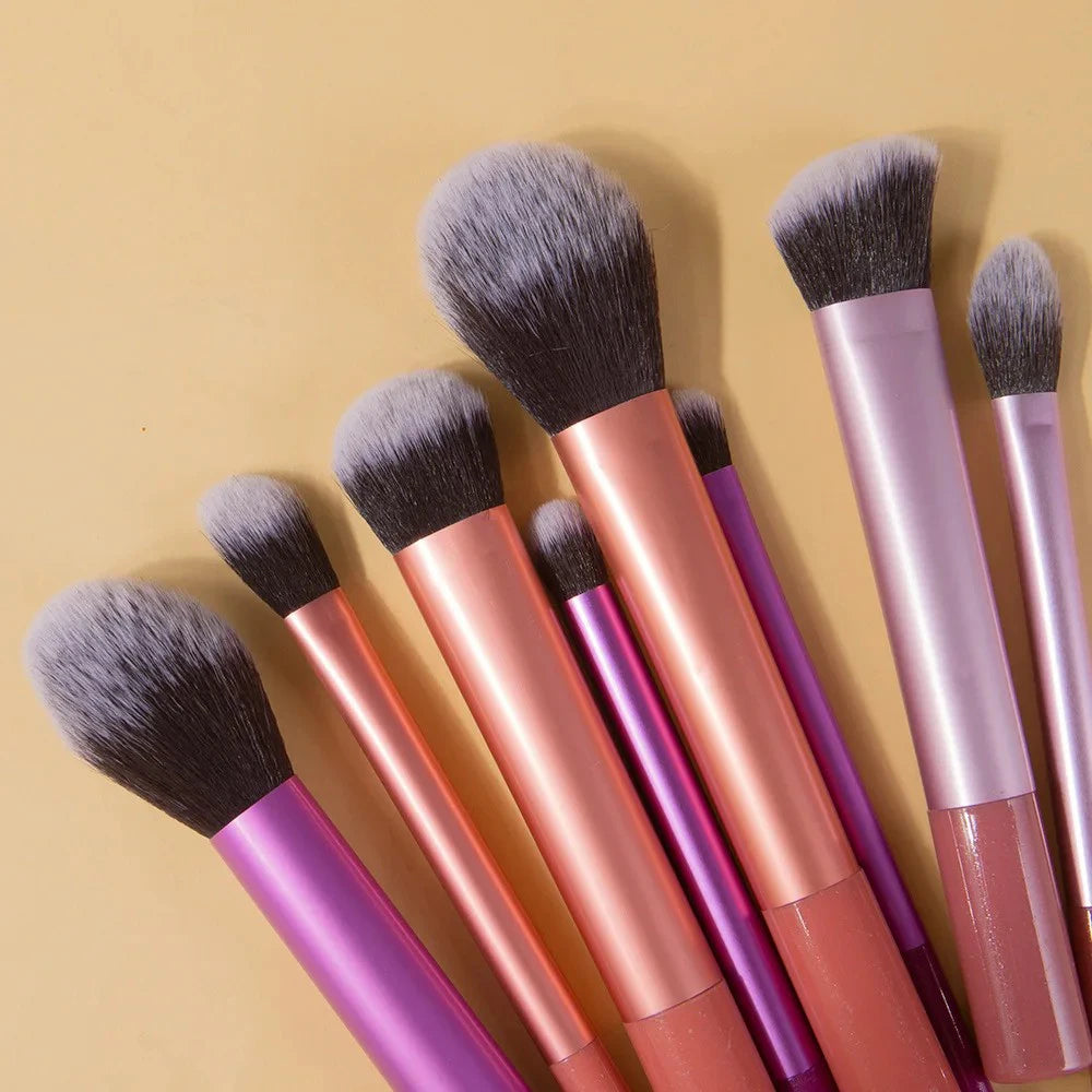 8pcs Soft Makeup Brush Kit – Foundation, Blush & Eyeshadow Set