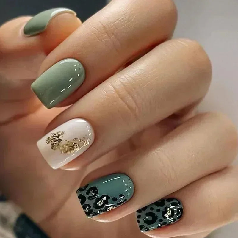24Pcs Press on Fake Nails Short Square Black Starlit Sky Full Cover Tips