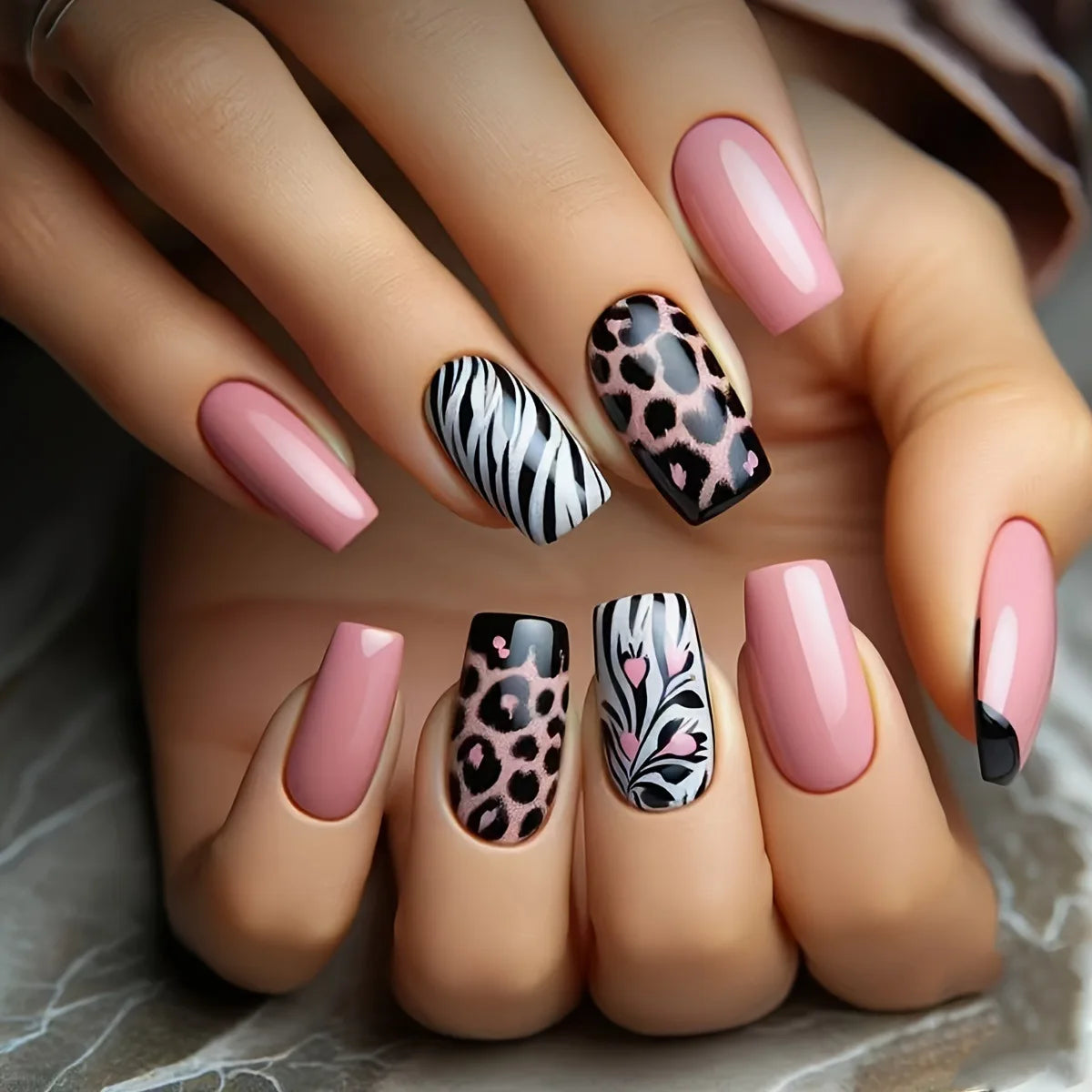 24pcs Simple French Press on Nails Tips Love Stripe Design Short Square False Nails Woman Acrylic Full Cover Nail Art Fake Nail